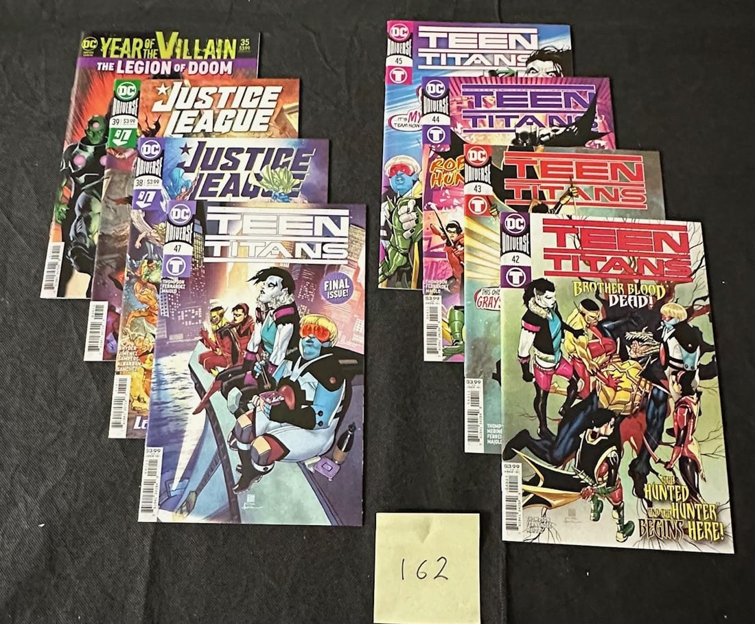 DC Universe Modern Age Comics w/ Teen Titans (1 of 1)