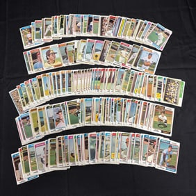 Large lot of 1974 Topps Baseball Cards