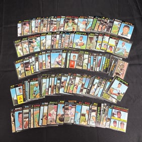 Large lot of 1971 Topps Baseball Cards