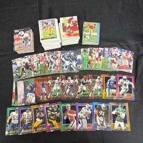 Large lot of 100s of Football Cards