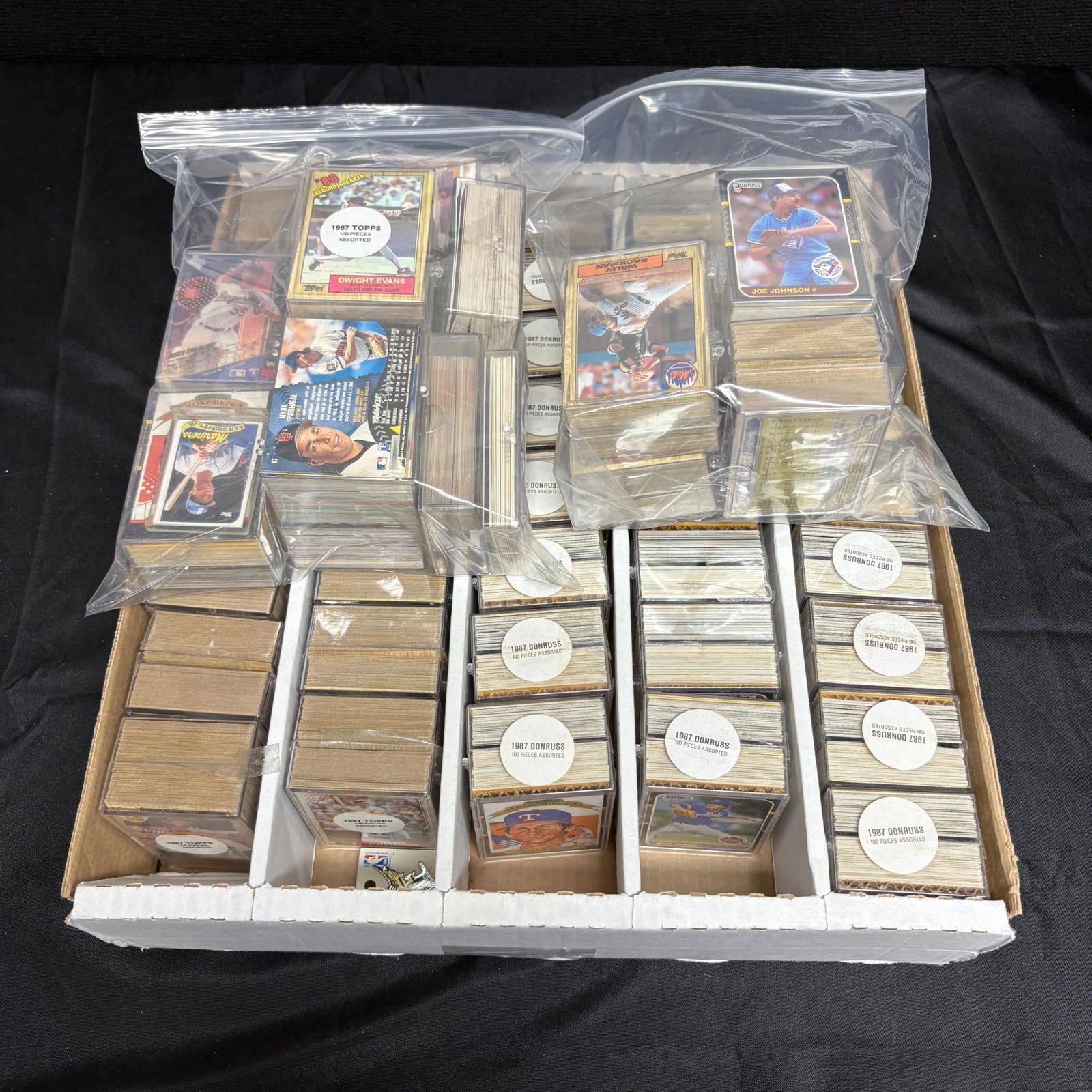 1000s of 1980s and 1990s baseball cards (1 of 2)