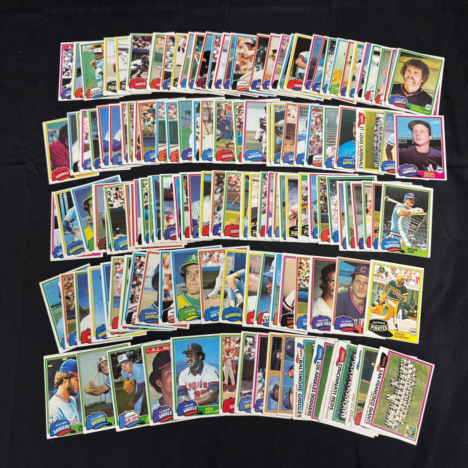 Large lot of 1981 Topps Baseball Cards (1 of 4)