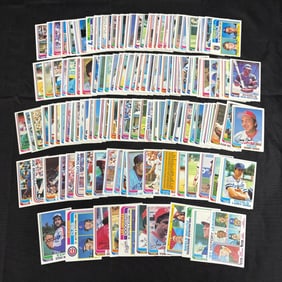 Large lot of 1982 Topps Baseball Cards