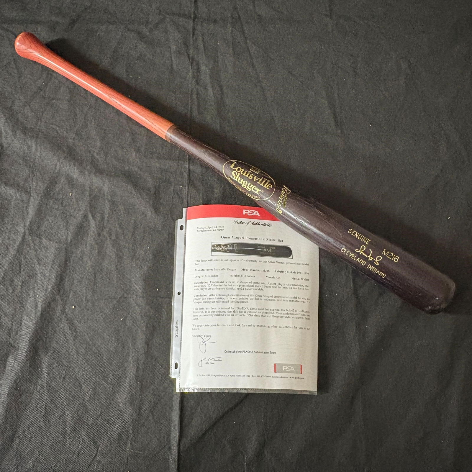 Omar Vizquel Promotional Model Bat PSA/DNA (1 of 3)