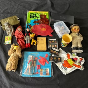Mix lot of Vintage Toys, Wonderful World of Dawn +