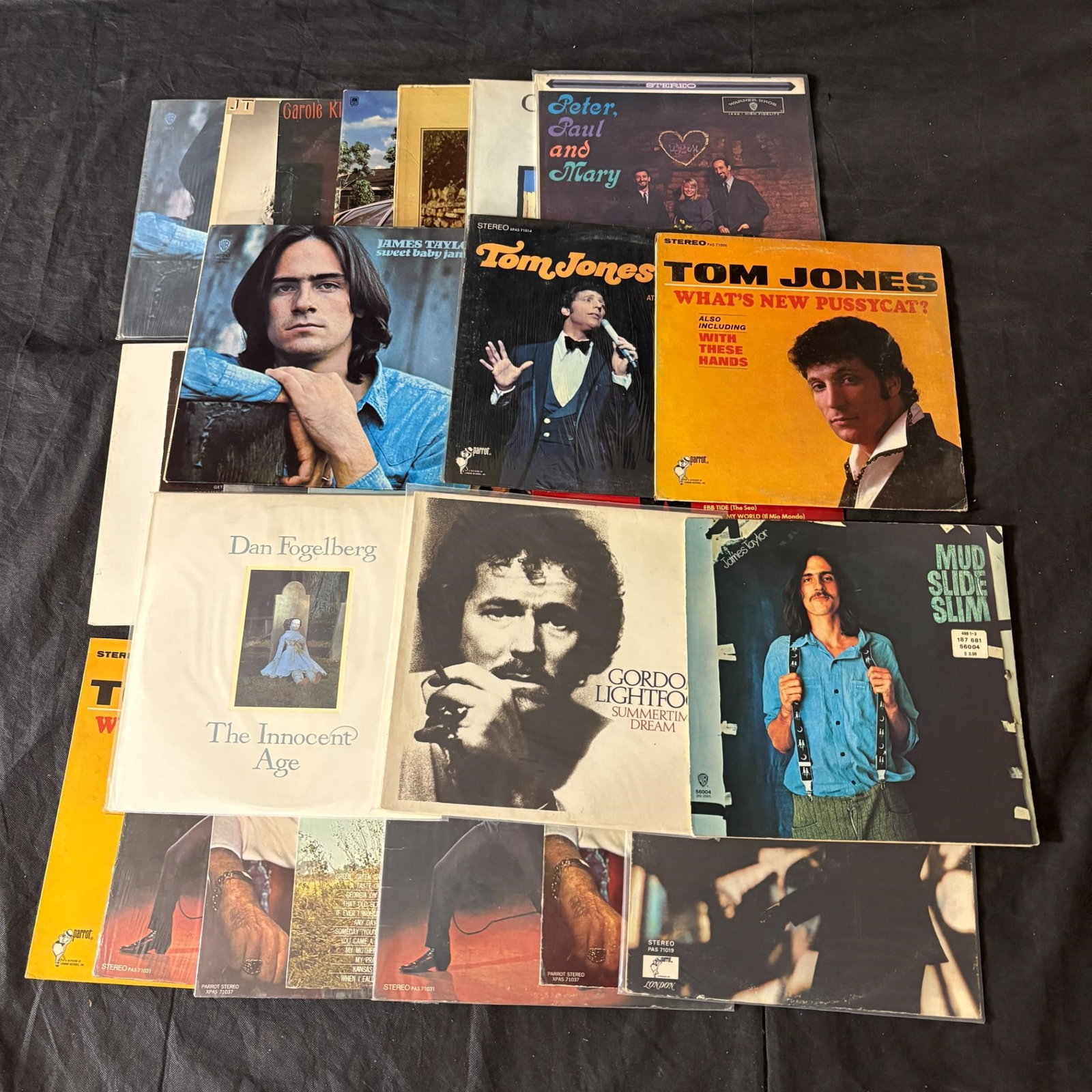 Mix lot of Records, Tom Jones, James Taylor +: Please message us if you would like us to check an album in this lot, or if you would like an in-person, or virtual viewing. We noticed putting the album lots together that there were a few missing Vi