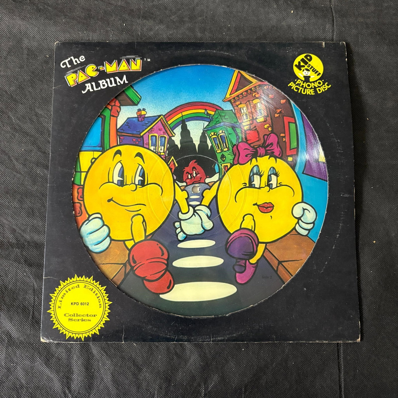 The Pac-Man Album Collector Series Lim Ed: Please message us if you would like us to check an album in this lot, or if you would like an in-person, or virtual viewing. We noticed putting the album lots together that there were a few missing Vi