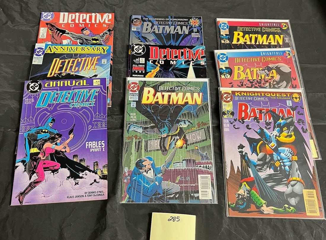 Detective Comics Lot w/ Anniversary Issue & Key (1 of 1)