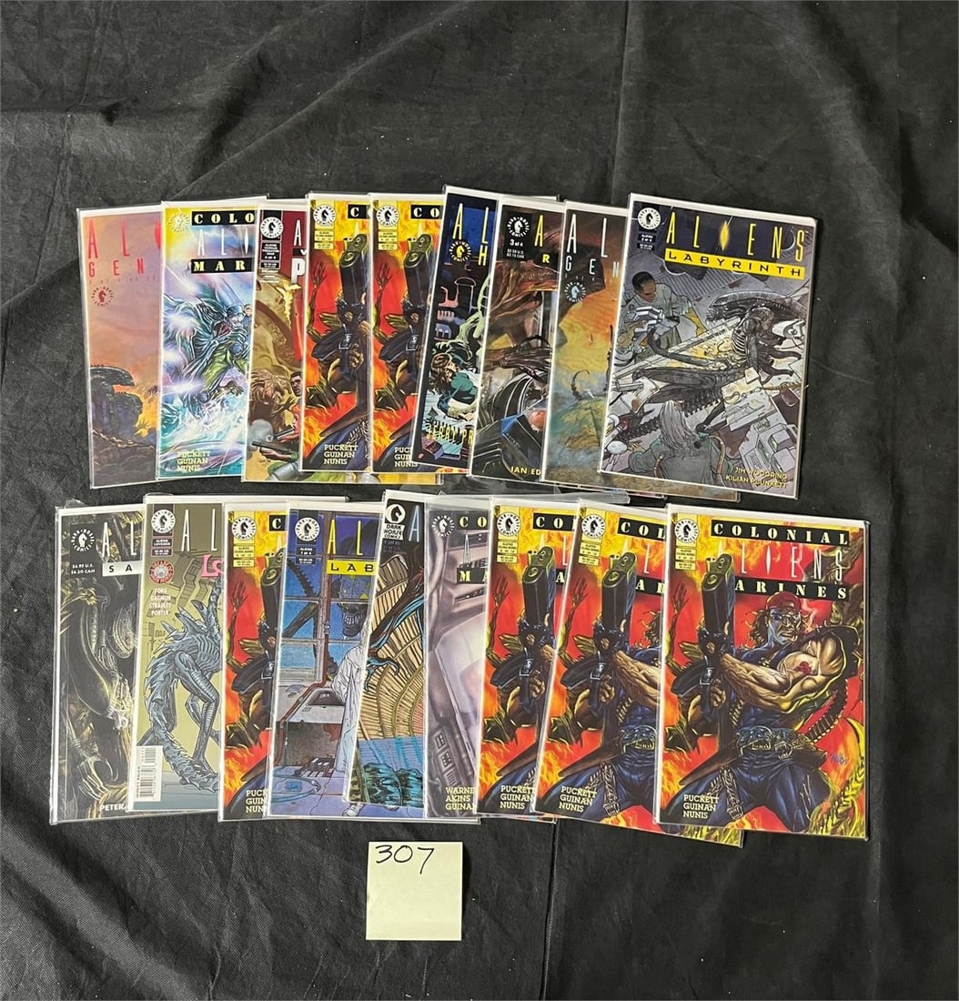 Aliens Dark Horse Comic Lot w/ Mix Titles (1 of 1)