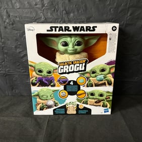 Star Wars Galactic Snackin Grogu NIB