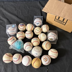 Box of Baseballs, 2000 World Series, AL, NL +