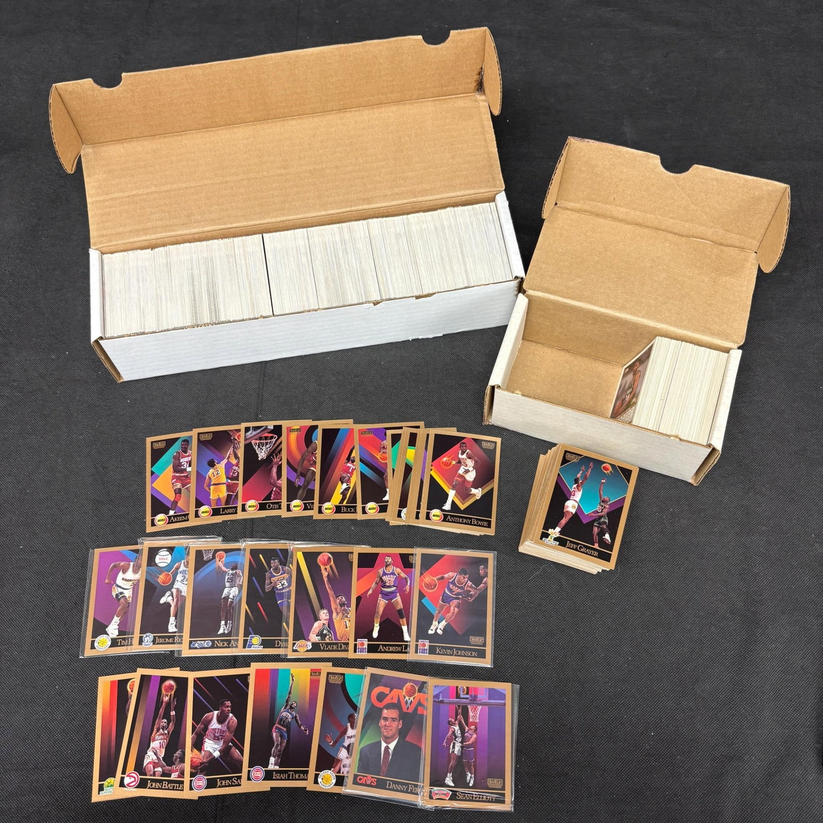 1990 Skybox, 1993 Fleer Ultra Basketball Cards: 100s of 1990 Skybox and 1993 Fleer Ultra Basketball Cards. We offer in person or virtual previews of auction lots up until the day before the auction. All items are sold as is. Please look at pictures