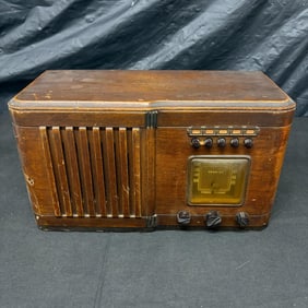 Vintage Crosley Model 16-AL Radio