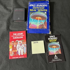 Space Invaders Atari Video Game w/ Instructions