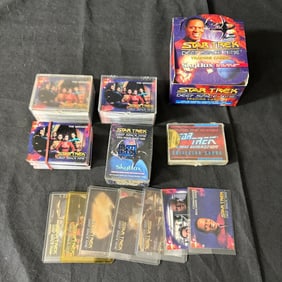 Large lot of Star Trek Cards
