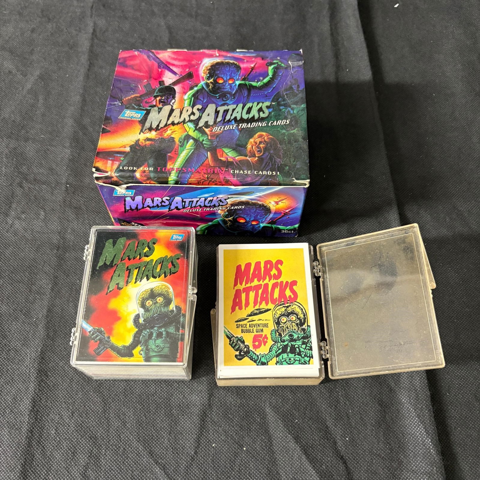 Mars Attacks Trading Card lot (1 of 5)