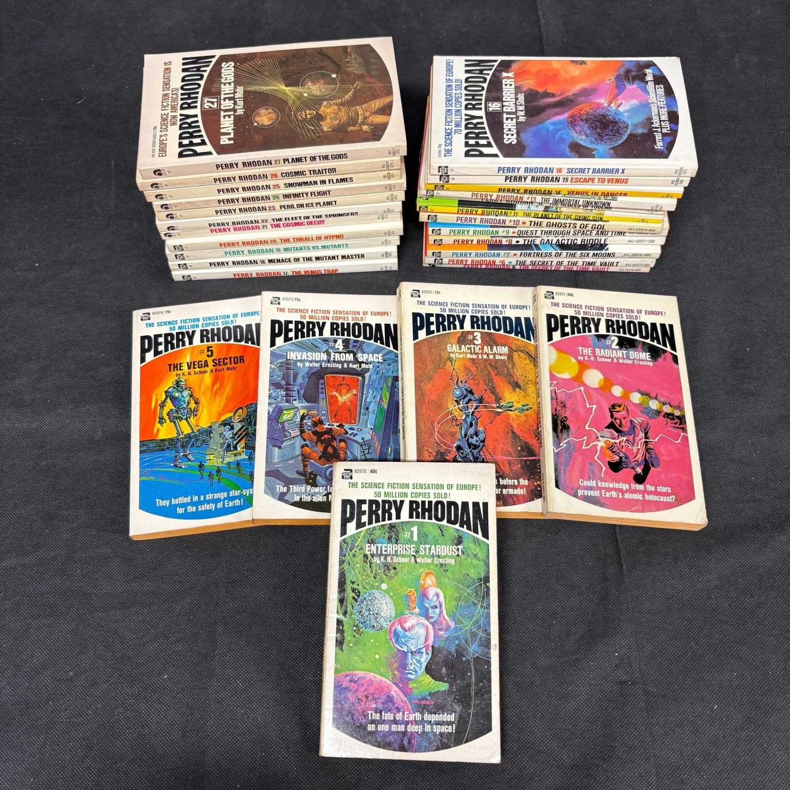 Perry Rhodan Sci-fi Paper Backs, #1-27 (1 of 3)