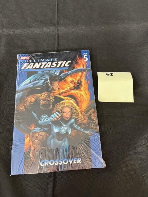 Ultimate Fantastic Four 1st Print TPB Marvel Comic Marvel Zombies Storyline (1 of 2)