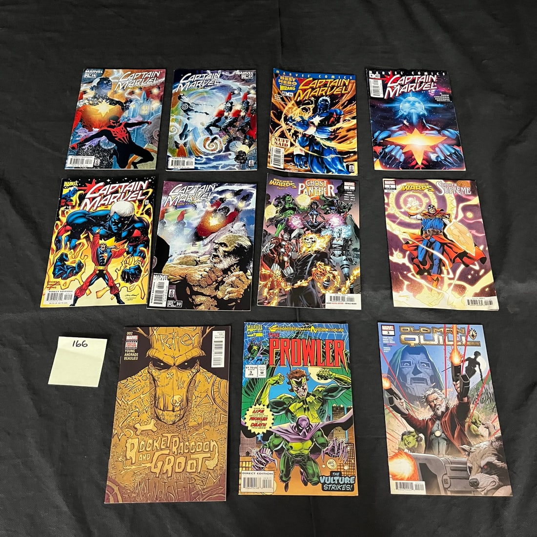 Modern Age Marvel Comic Books w/ Groot (1 of 1)