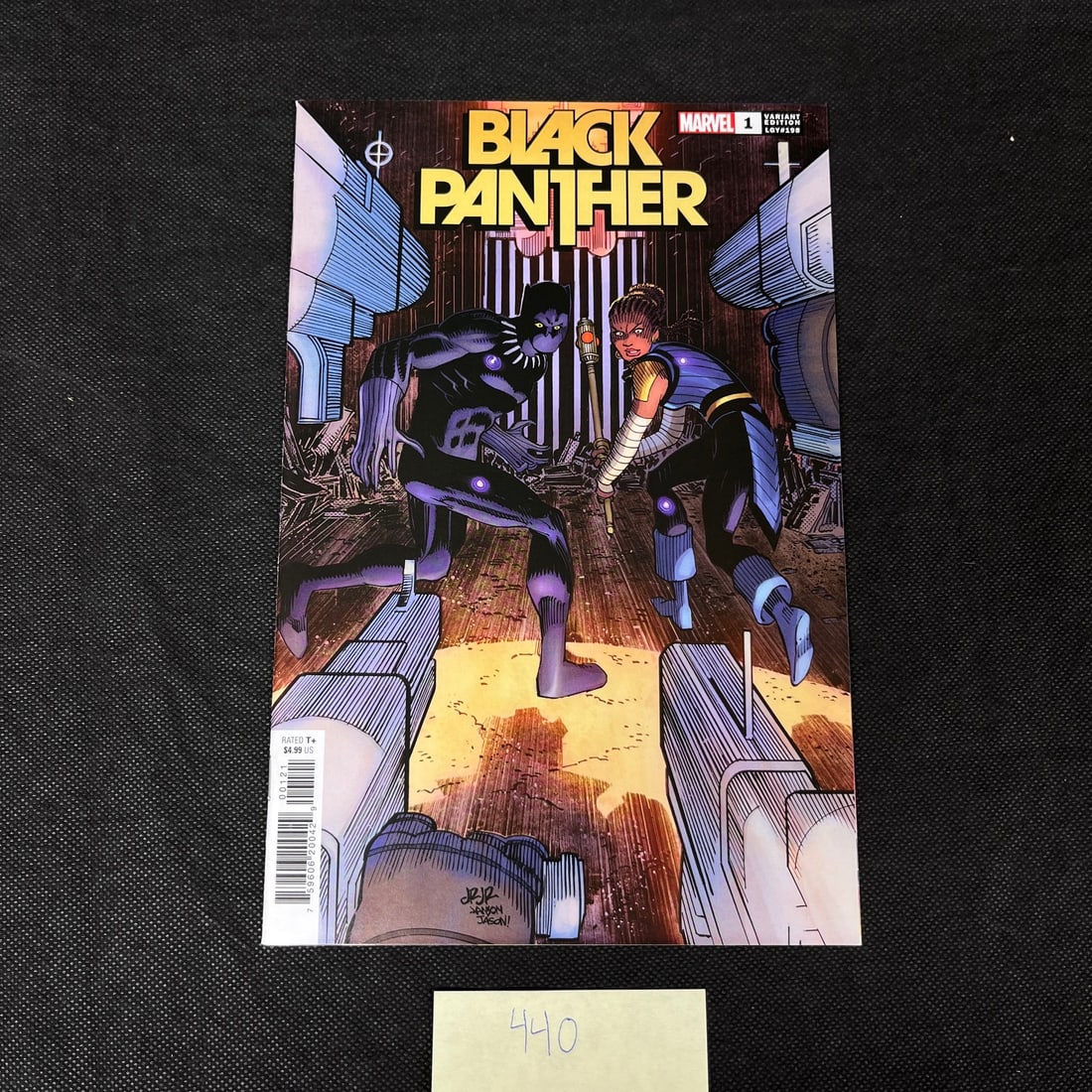 Marvel Modern Age Comics Black Panther 1 Variant Edition (1 of 2)