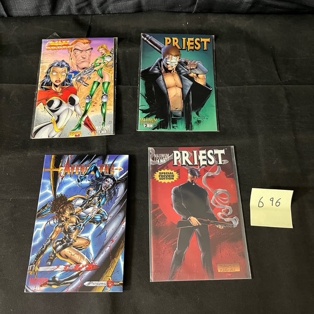 Maximum Comic lot w/ Avengelyne (1 of 2)