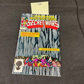 Marvel Super Heroes Secret Wars Comic Book