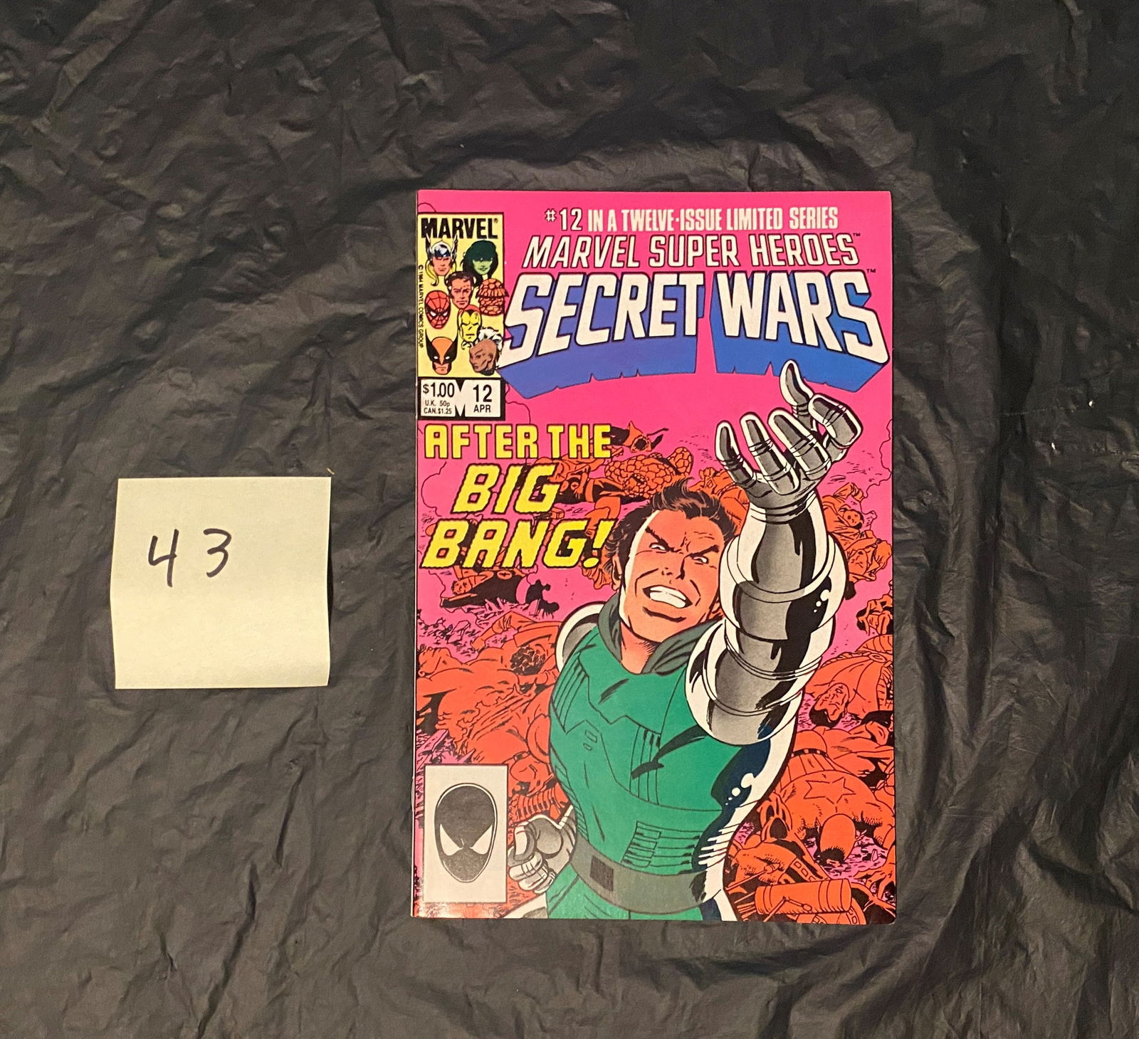 Marvel Super-Heroes Secret Wars Comic Book (1 of 1)