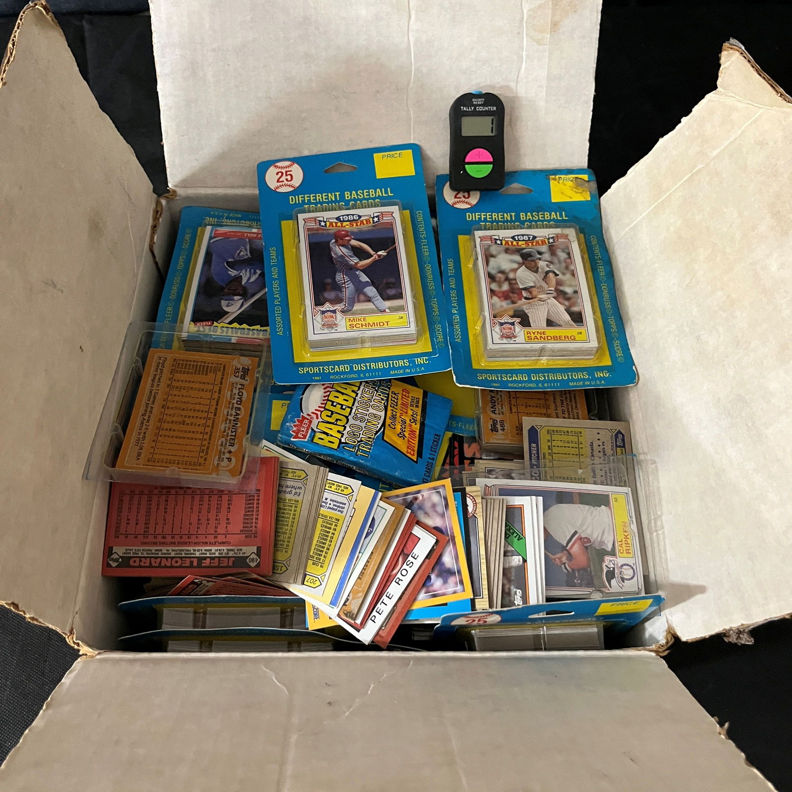 Unsearched, mostly unopened 1987 Topps Retail packs (1 of 2)