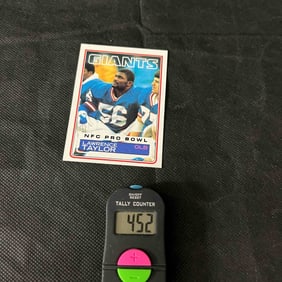 Lawrence Taylor 1983 Topps Football Card