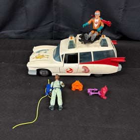 1984 Ghostbusters Ecto-1 Car w/ Action Figures