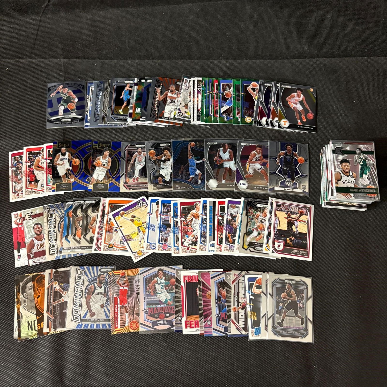 Modern Basketball Card lot, unsorted: Large lot of Modern Basketball Cards. Panini, Donruss, Prizm, Includes Rookies. We ship in-house! We ship internationally. We also offer pick up and we offer a discount for cash payments. Please look