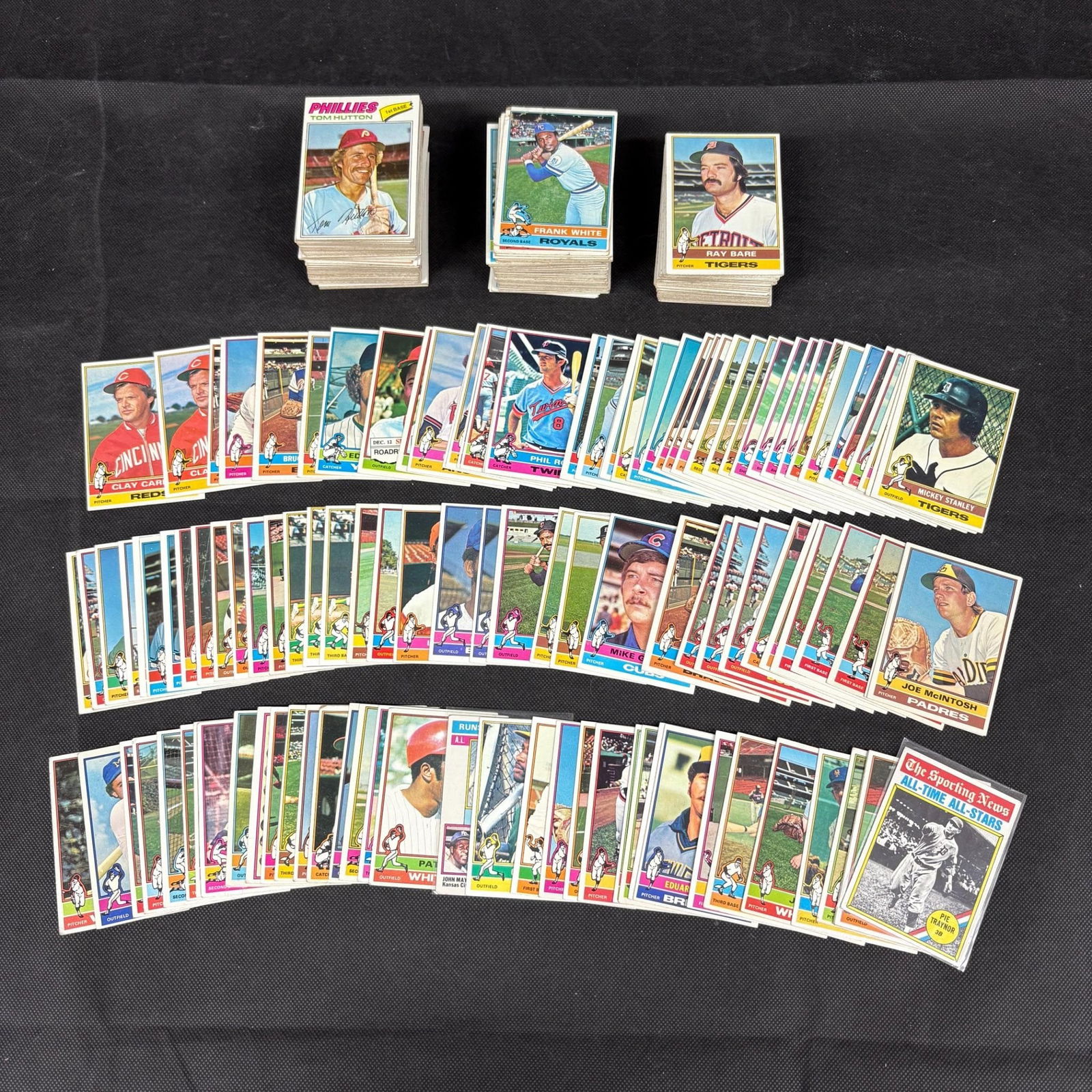 Large lot of 1976 topps baseball card singles (1 of 3)