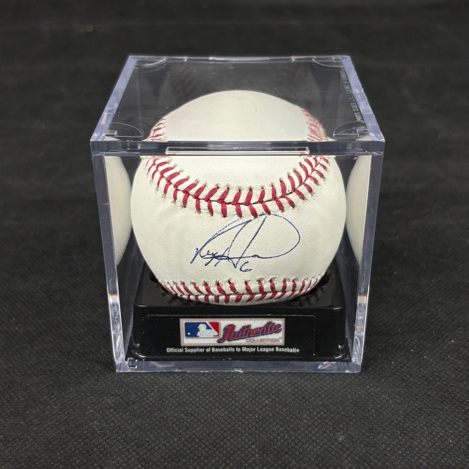 Ryan Howard Signed Baseball No COA (1 of 2)