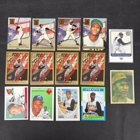 Topps Roberto Clemente Stamped Inserts Cards
