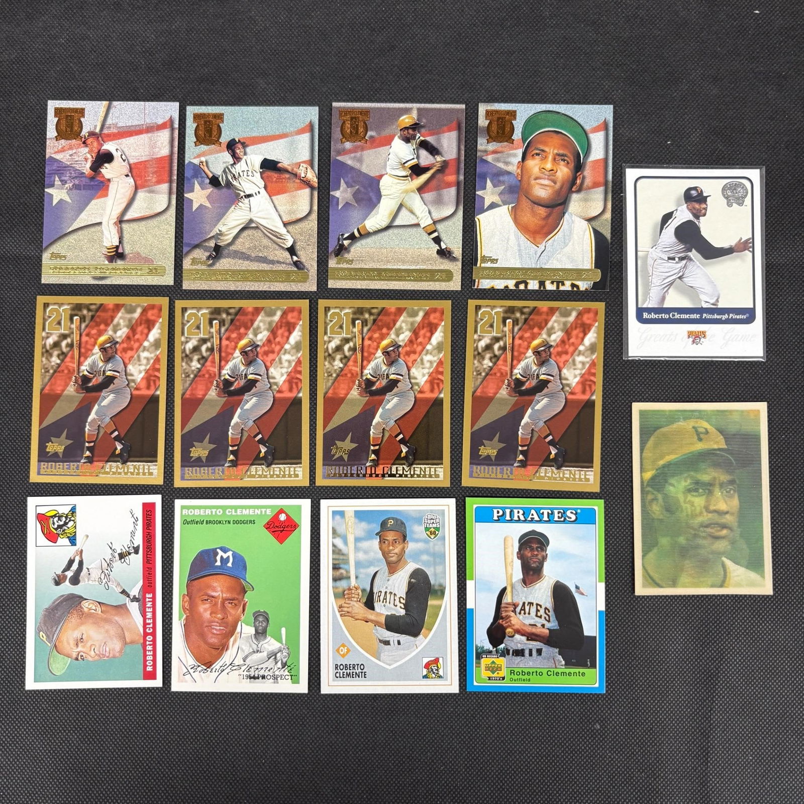 Topps Roberto Clemente Stamped Inserts Cards (1 of 2)