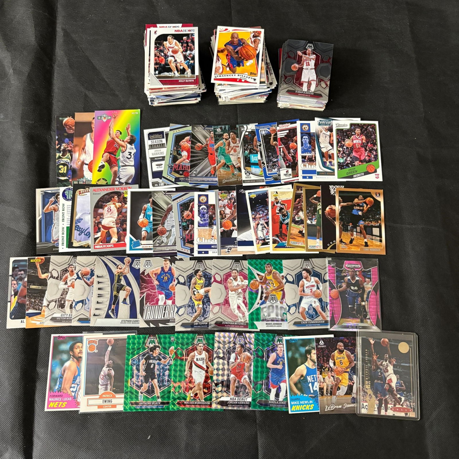 100s of 90s-Modern Basketball Cards, Jordan: We ship in-house! We ship internationally. We also offer pick up and we offer a discount for cash payments. Please look at pictures carefully to determine what you believe are the condition of each lo