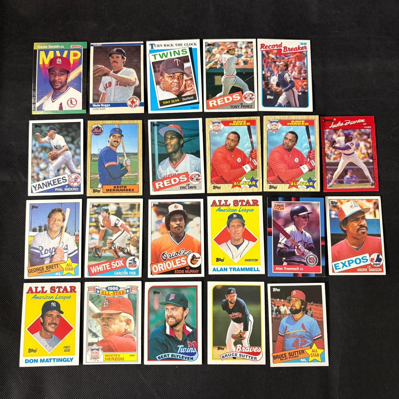 Vintage Topps Baseball Cards: We ship in-house! We ship internationally. We also offer pick up and we offer a discount for cash payments. Please look at pictures carefully to determine what you believe are the condition of each lo