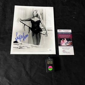 Sophia Loren Signed Black and White Photograph with JSA Authentication