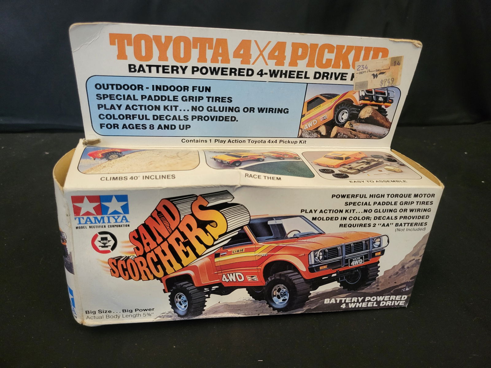 I00370 Tamiya 1/32 Scale Toyota Hilux 4WD Pickup Mini 4WD Model Kit (1 of 2)