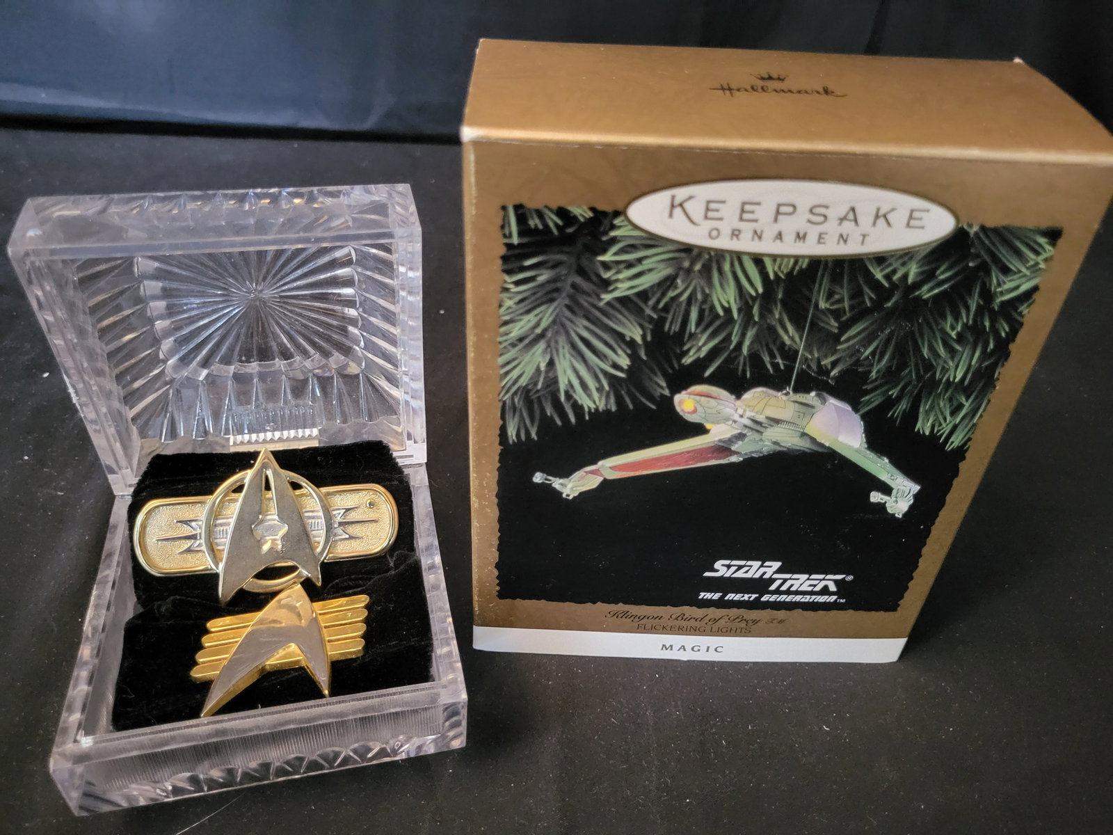 I00276 A Collection of Star Trek The Next Generation Memorabilia Including a 1994 Hallmark Keepsake (1 of 3)