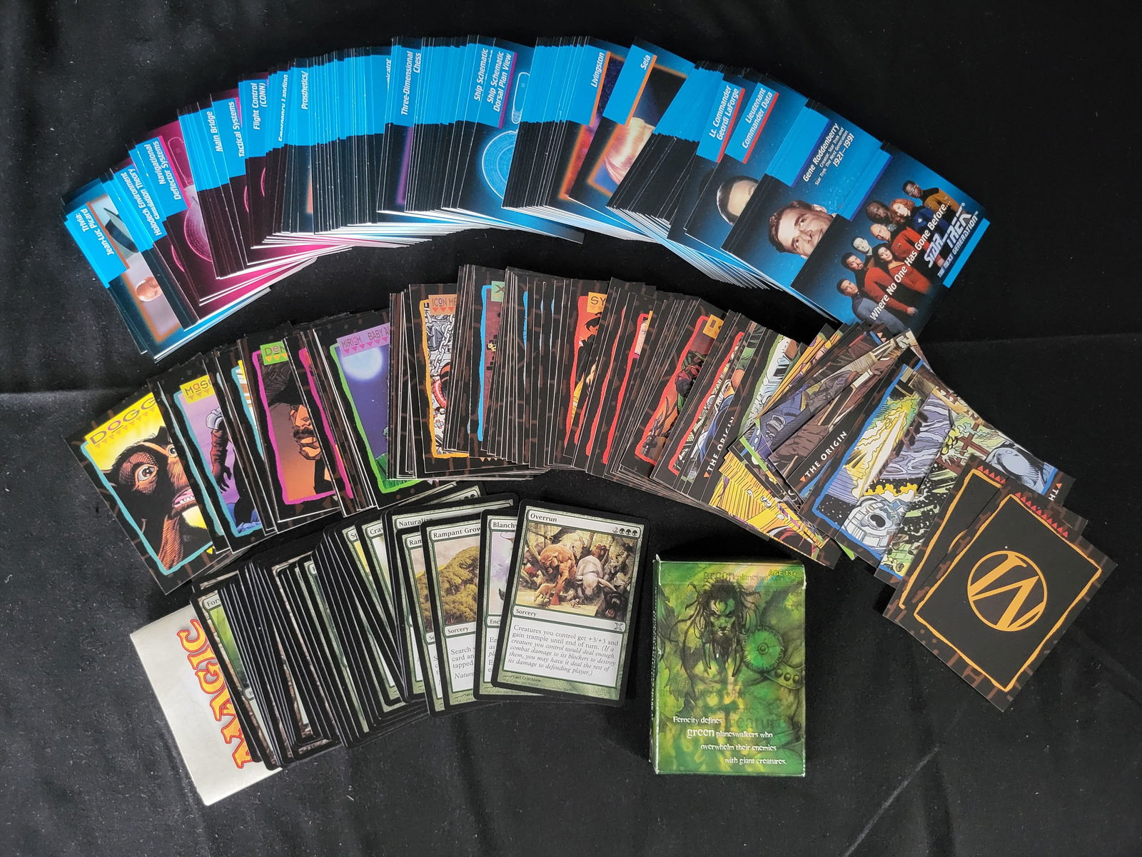 I00278 An Assortment of Magic: The Gathering, Star Trek: The Next Generation, and Comic Trading (1 of 4)