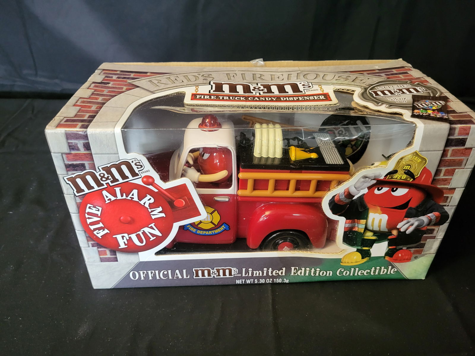 I00037 M&M's Red's Firehouse Fire Truck Candy Dispenser Limited Edition Collectible (1 of 3)