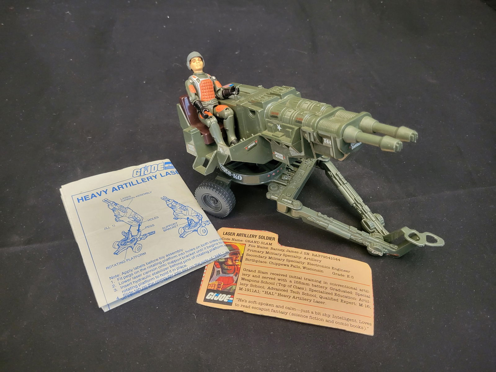 I00433 A Hasbro G.I. Joe Heavy Artillery Laser HAL with Grand Slam Action Figure (1 of 4)