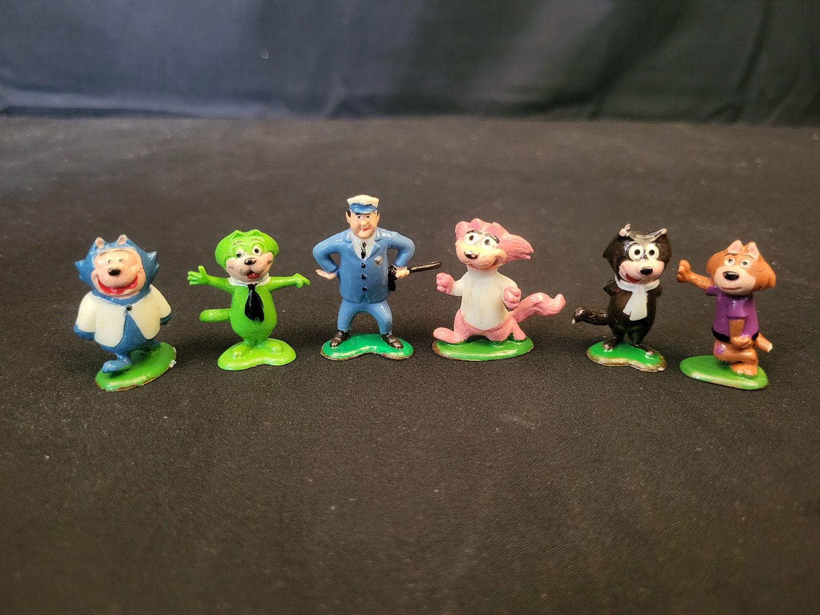 I00302 A Collection of Marx Tinykins Top Cat Hand-Painted Figures (1 of 4)