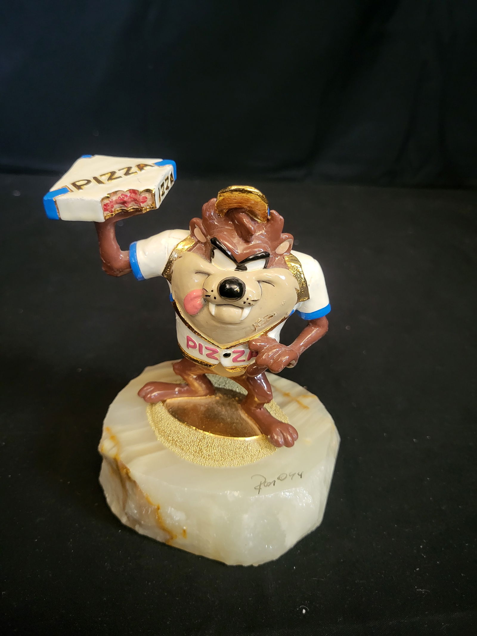 I00379 Ron Lee Looney Tunes Taz Pizza Delivery Limited Edition Figurine (1 of 4)