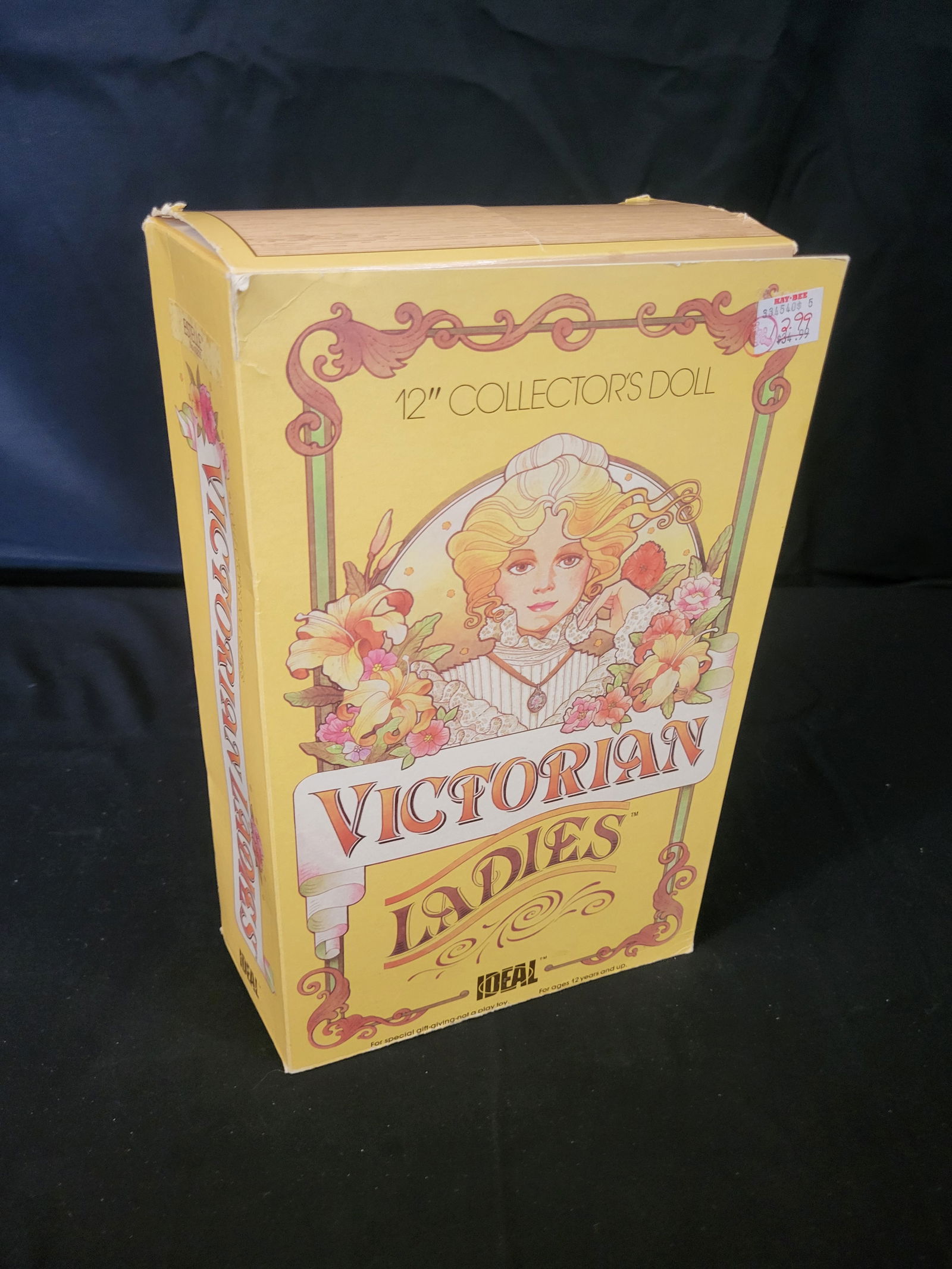 I00021 Ideal Victorian Ladies Collector Doll Estelle No. 10235, 1984 (1 of 5)