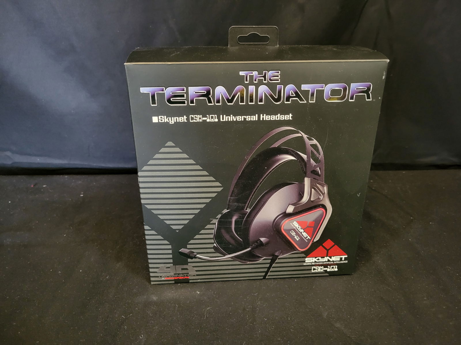 I00521 Geeknet Terminator 40th Anniversary SKYNET LED Gaming Headset (1 of 2)