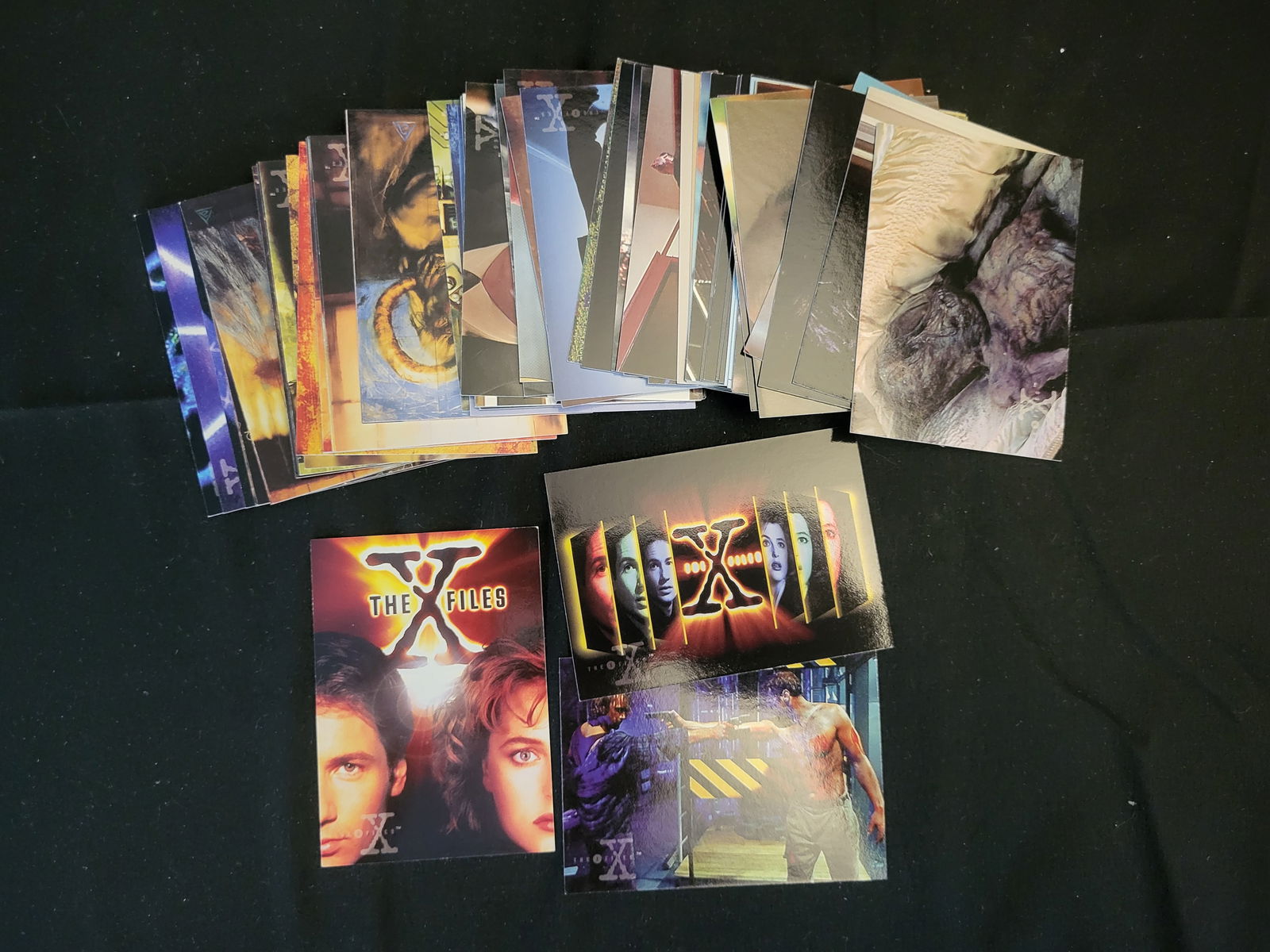I00237 A Collection of The X-Files Trading and Promotional Cards (1 of 1)