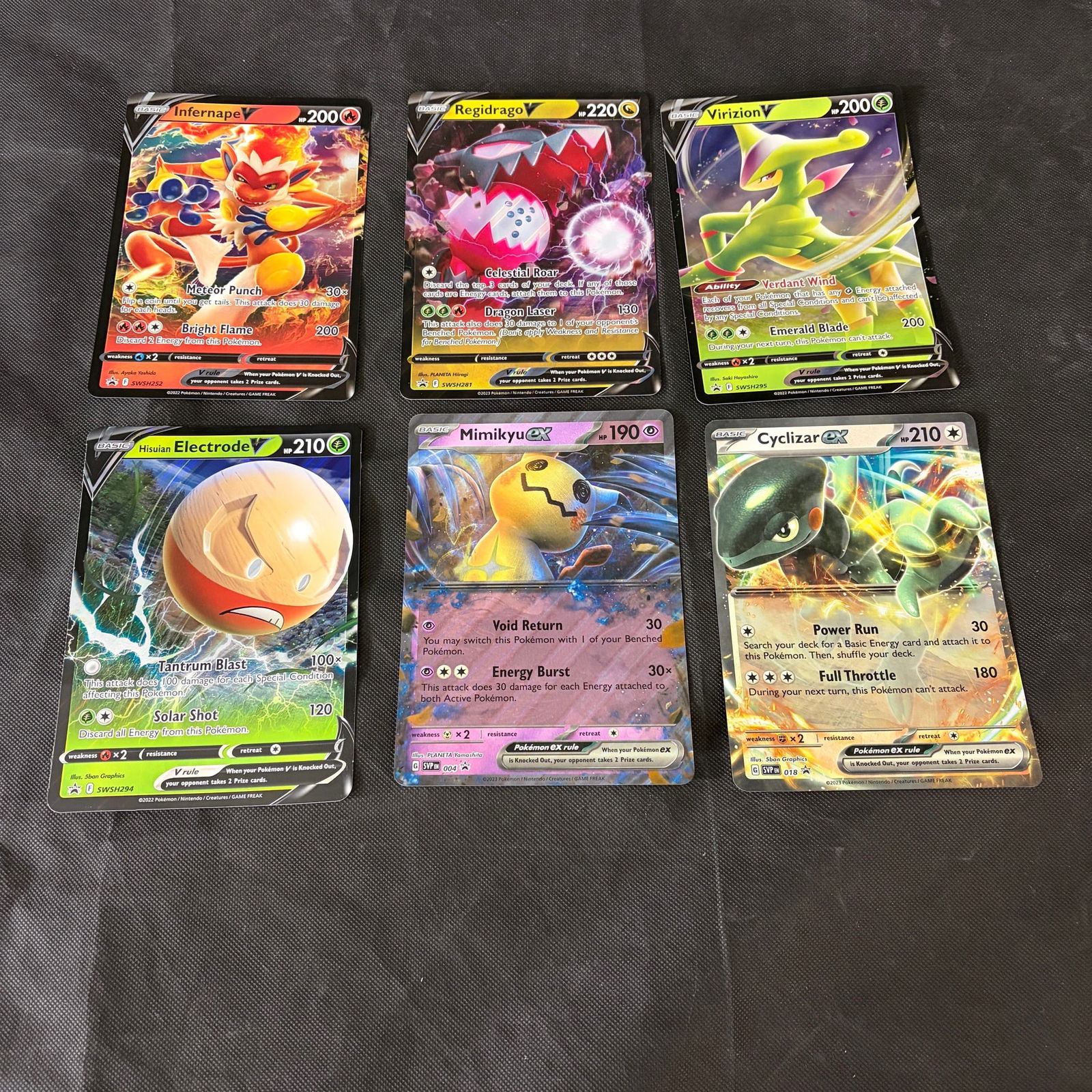 I00557 A Collection of Pokemon Trading Card Game Black Star Promo Holographic Cards (1 of 2)