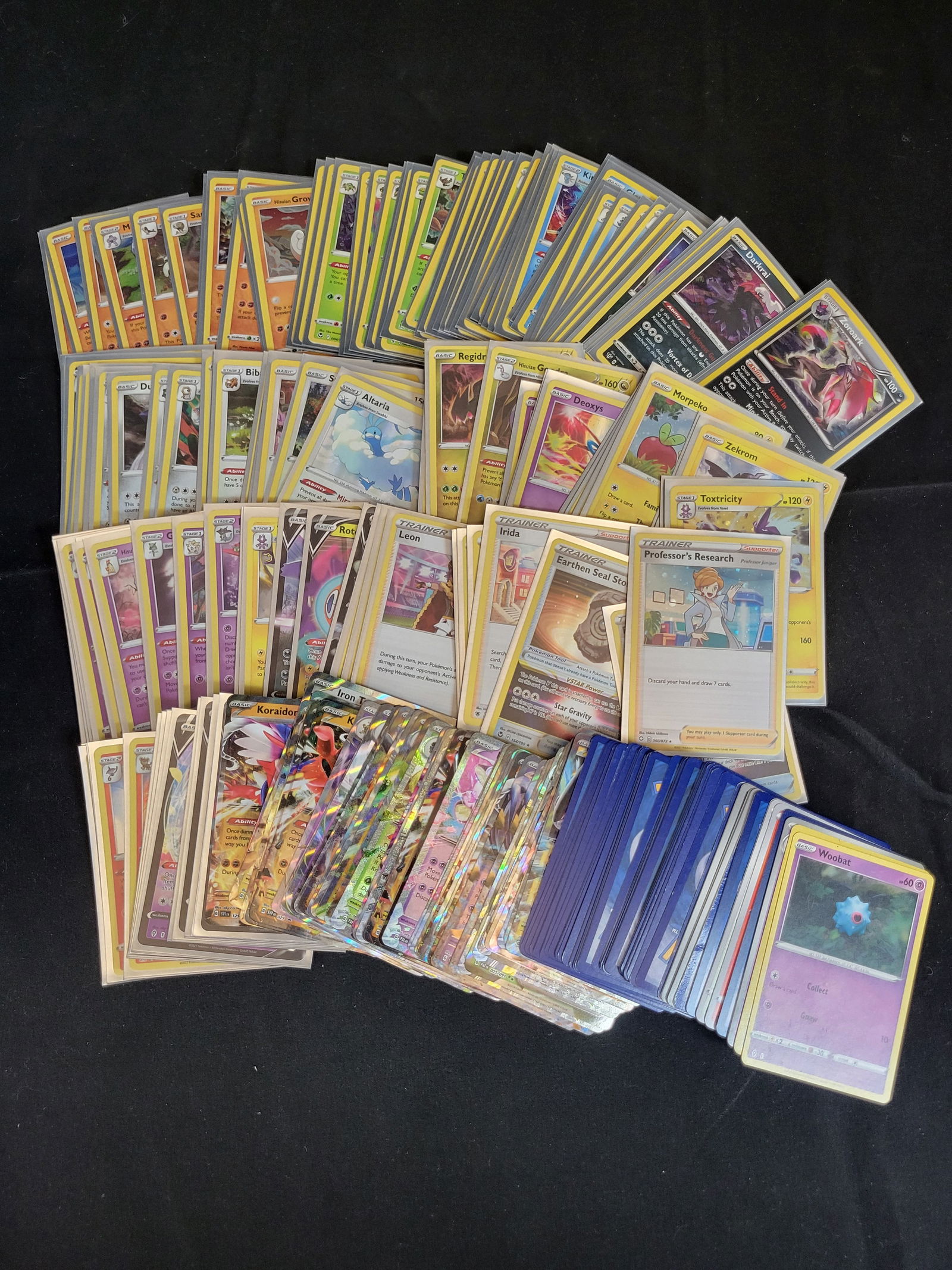 I00527 A Collection of Pokemon Trading Card Game Cards Including Ultra Rare and Holographic Editions (1 of 2)